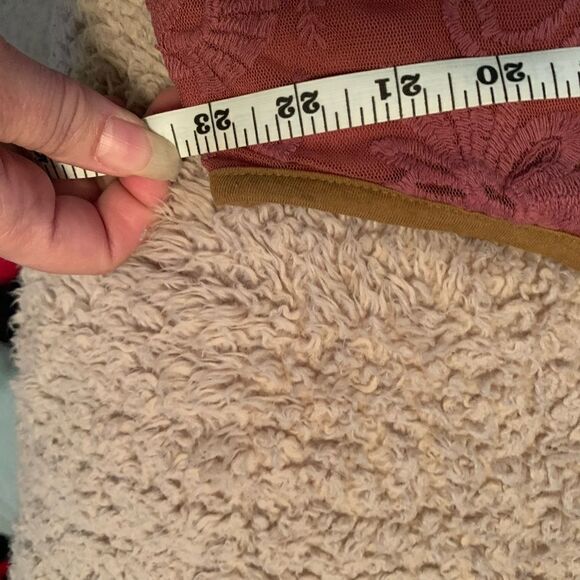 Logo by Lori Goldstein ladies tank style top. Size: XL. - Picture 5 of 5